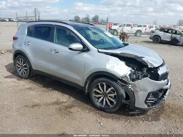 KNDPN3AC0J7396028 2018 KIA SPORTAGE