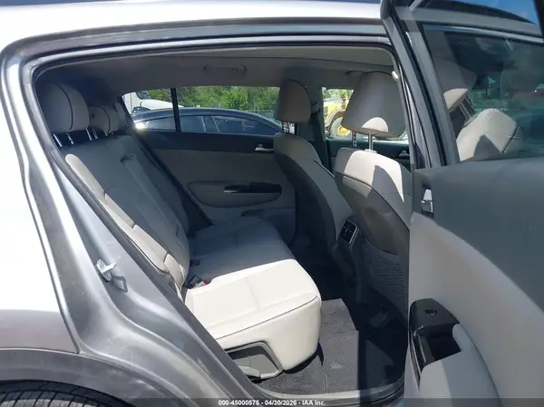 KNDPN3AC1K7576863 2019 KIA SPORTAGE - Image 8