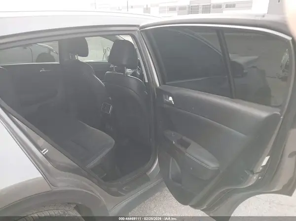 KNDPN3AC2H7244505 2017 KIA SPORTAGE - Image 8