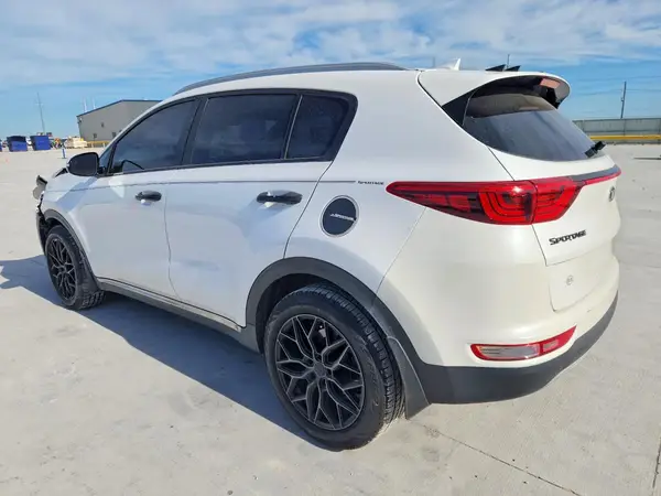 KNDPN3AC2J7466175 2018 KIA SPORTAGE - Image 2