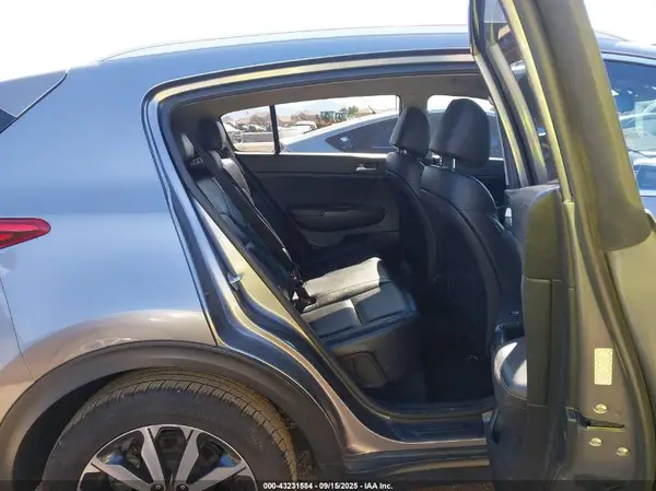KNDPN3AC3H7082383 2017 KIA SPORTAGE - Image 8