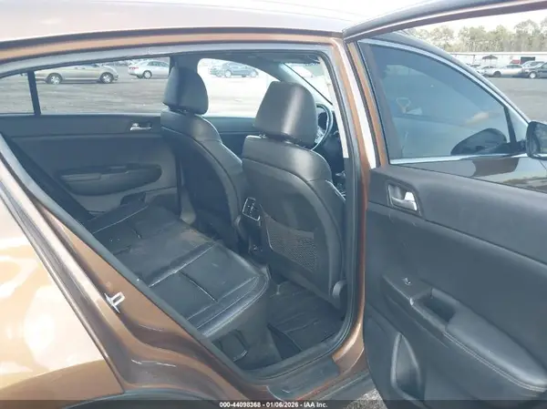 KNDPN3AC3H7161567 2017 KIA SPORTAGE - Image 8