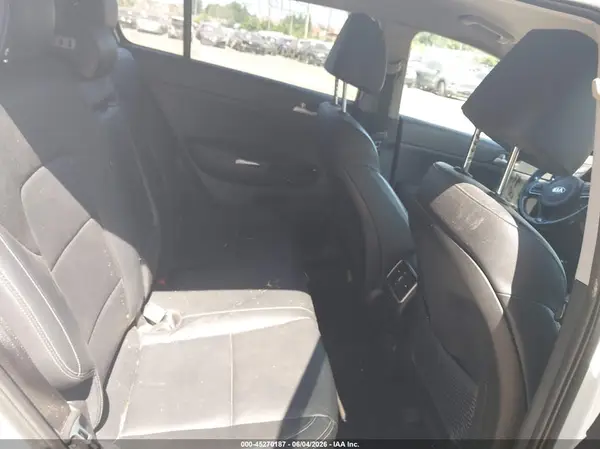 KNDPN3AC3J7300554 2018 KIA SPORTAGE - Image 8