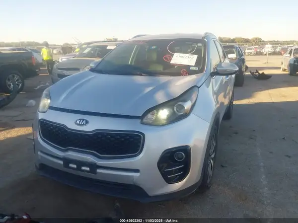 KNDPN3AC3J7372421 2018 KIA SPORTAGE - Image 2