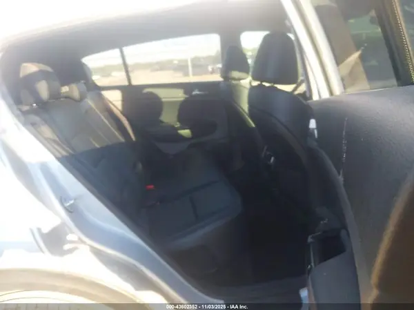 KNDPN3AC3J7372421 2018 KIA SPORTAGE - Image 8