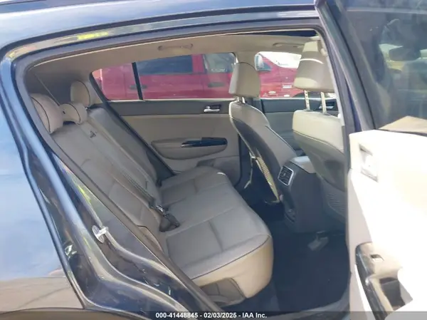 KNDPN3AC3J7418779 2018 KIA SPORTAGE - Image 8
