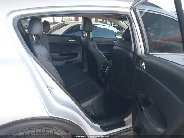 KNDPN3AC3J7420676 2018 KIA SPORTAGE - Image 8