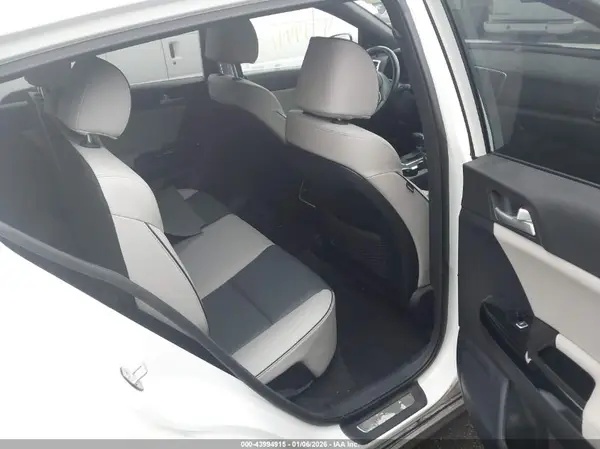KNDPN3AC3J7474804 2018 KIA SPORTAGE - Image 8
