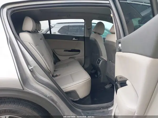 KNDPN3AC3K7560499 2019 KIA SPORTAGE - Image 8