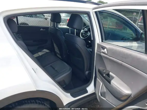 KNDPN3AC3K7562799 2019 KIA SPORTAGE - Image 8
