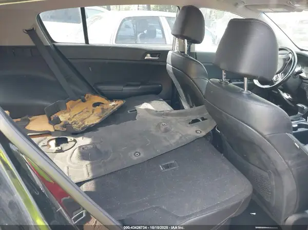 KNDPN3AC4H7175946 2017 KIA SPORTAGE - Image 8