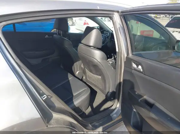 KNDPN3AC4H7240374 2017 KIA SPORTAGE - Image 8