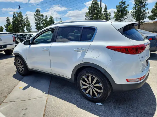 KNDPN3AC4J7451497 2018 KIA SPORTAGE - Image 2