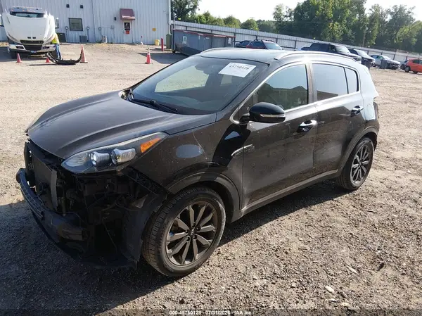 KNDPN3AC4J7476268 2018 KIA SPORTAGE - Image 2