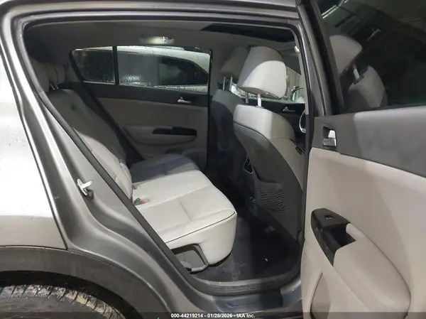 KNDPN3AC5J7356902 2018 KIA SPORTAGE - Image 8