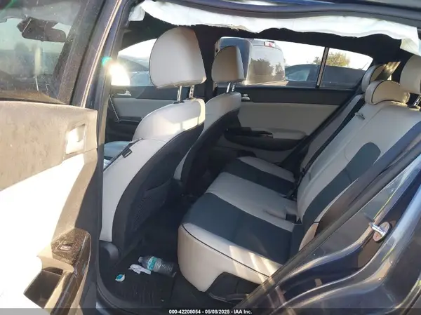 KNDPN3AC5J7465408 2018 KIA SPORTAGE - Image 8