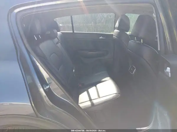 KNDPN3AC6H7043352 2017 KIA SPORTAGE - Image 8
