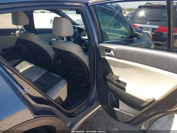 KNDPN3AC6J7442610 2018 KIA SPORTAGE - Image 8