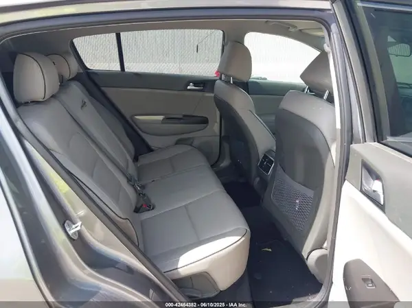 KNDPN3AC7H7083648 2017 KIA SPORTAGE - Image 8