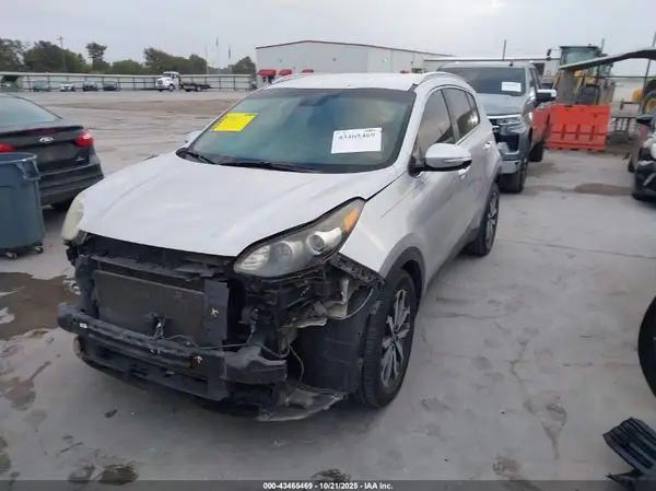 KNDPN3AC7J7373751 2018 KIA SPORTAGE - Image 2
