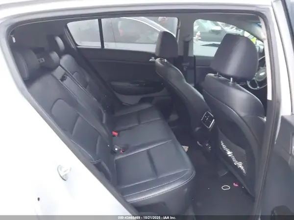KNDPN3AC7J7373751 2018 KIA SPORTAGE - Image 8