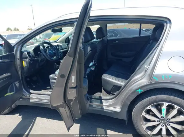 KNDPN3AC8H7186240 2017 KIA SPORTAGE - Image 8