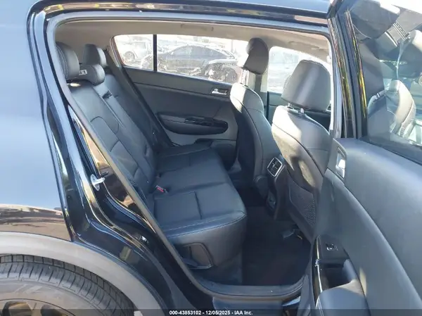 KNDPN3AC8J7357235 2018 KIA SPORTAGE - Image 8