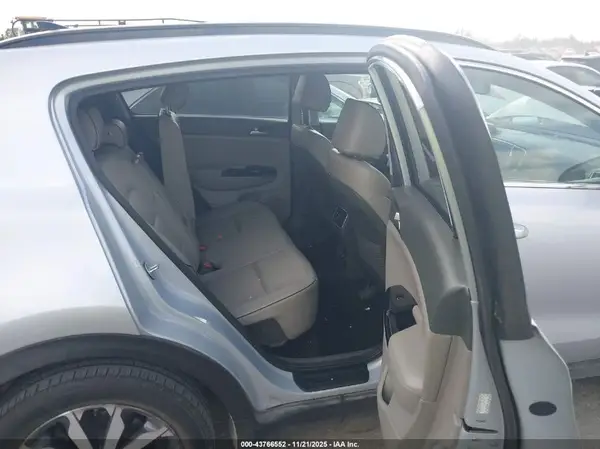KNDPN3AC8J7418244 2018 KIA SPORTAGE - Image 8
