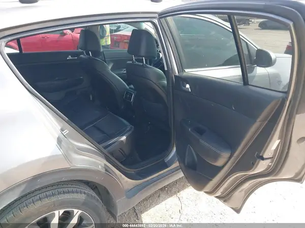 KNDPN3AC9H7260927 2017 KIA SPORTAGE - Image 8