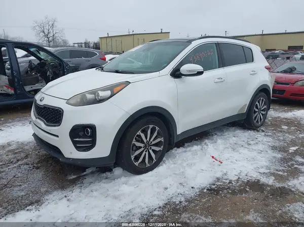 KNDPN3AC9J7303569 2018 KIA SPORTAGE - Image 2
