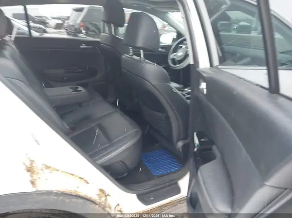 KNDPN3AC9J7303569 2018 KIA SPORTAGE - Image 8