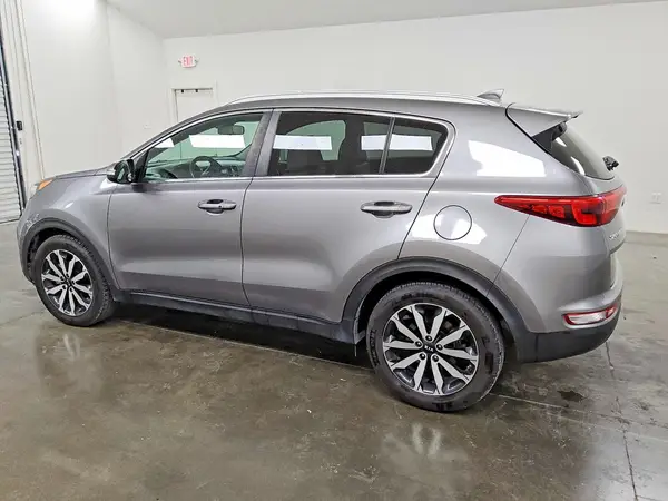 KNDPN3ACXJ7325841 2018 KIA SPORTAGE - Image 2