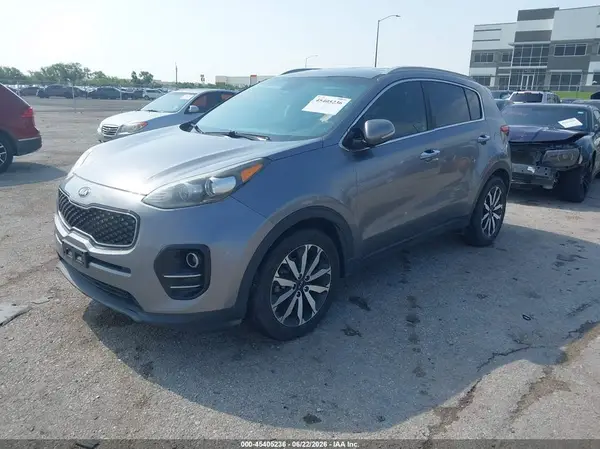 KNDPN3ACXJ7396800 2018 KIA SPORTAGE - Image 2
