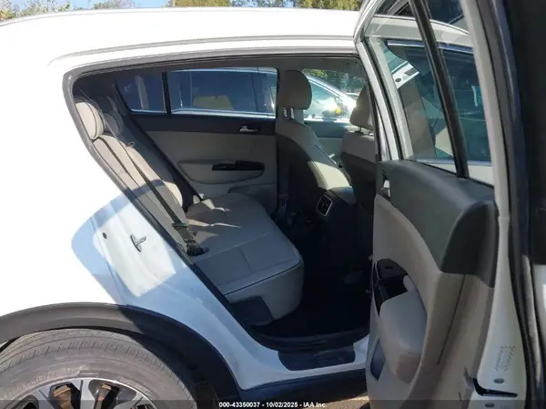 KNDPN3ACXK7588218 2019 KIA SPORTAGE - Image 8