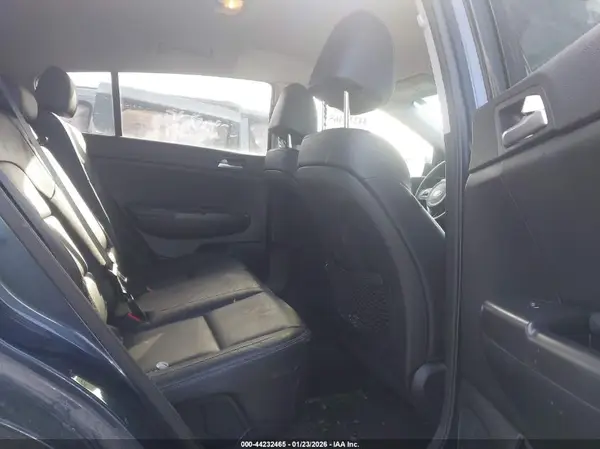 KNDPNCAC0H7070739 2017 KIA SPORTAGE - Image 8