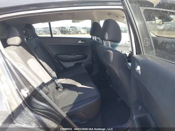 KNDPNCAC0H7129983 2017 KIA SPORTAGE - Image 8