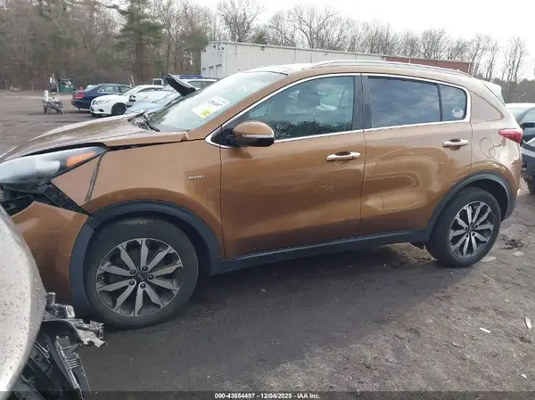 KNDPNCAC0H7182425 2017 KIA SPORTAGE - Image 2