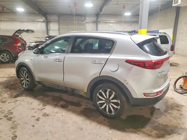 KNDPNCAC0H7203869 2017 KIA SPORTAGE - Image 2