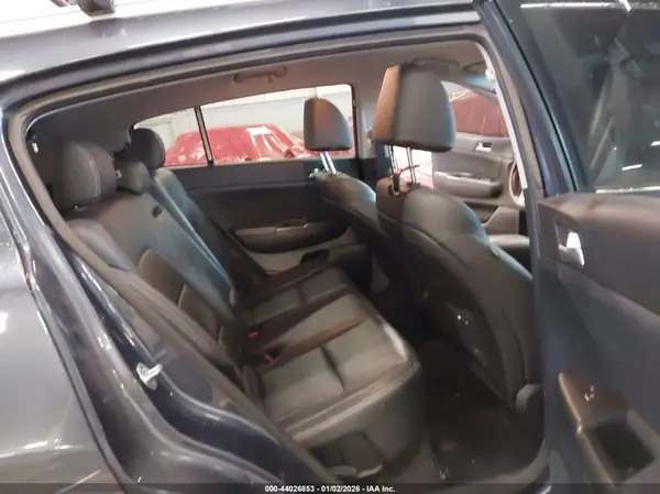 KNDPNCAC0H7291144 2017 KIA SPORTAGE - Image 8