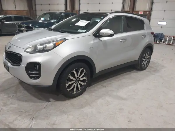 KNDPNCAC0J7401194 2018 KIA SPORTAGE - Image 2