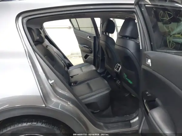 KNDPNCAC0J7404659 2018 KIA SPORTAGE - Image 8