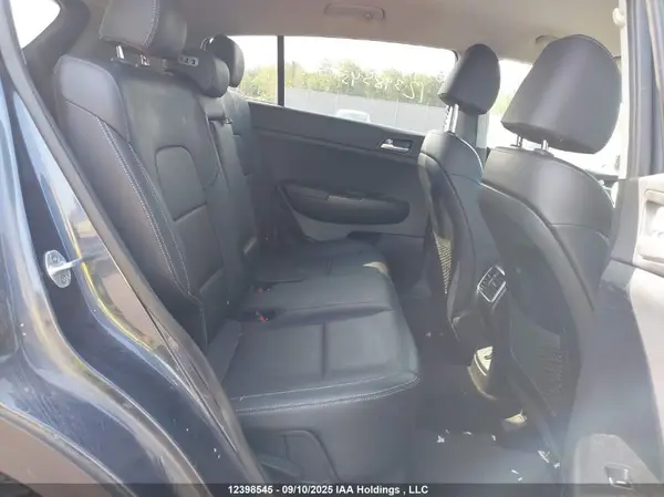 KNDPNCAC0J7405780 2018 KIA SPORTAGE - Image 8