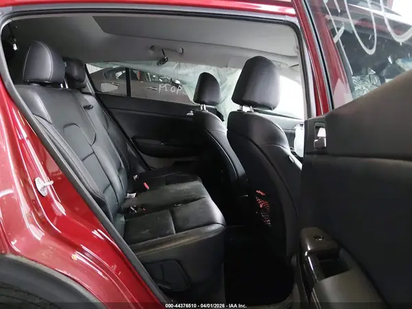 KNDPNCAC0J7423017 2018 KIA SPORTAGE - Image 8