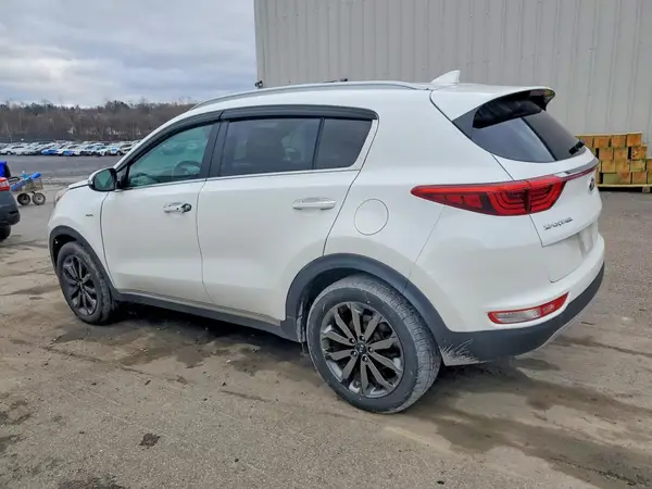 KNDPNCAC0J7425611 2018 KIA SPORTAGE - Image 2