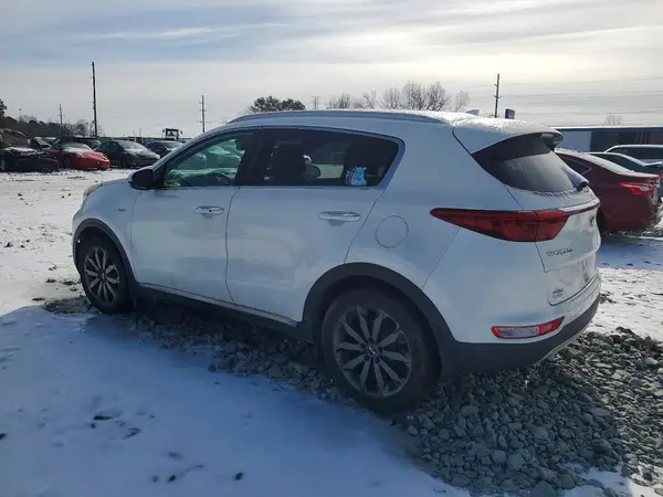 KNDPNCAC0J7426483 2018 KIA SPORTAGE - Image 2
