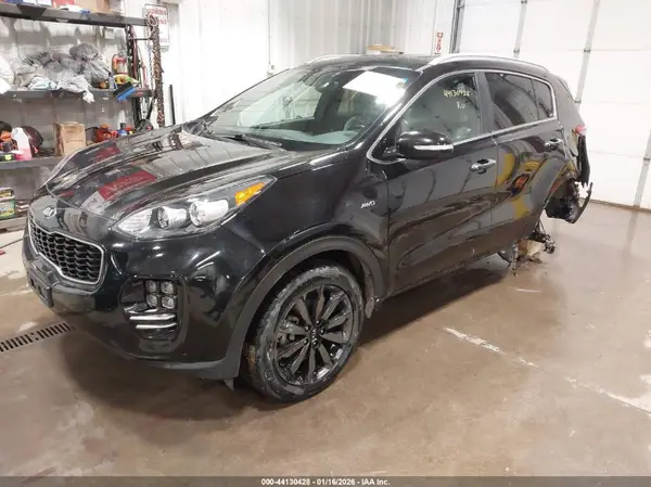 KNDPNCAC0J7427553 2018 KIA SPORTAGE - Image 2