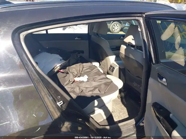KNDPNCAC0J7450007 2018 KIA SPORTAGE - Image 8