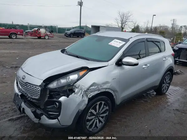KNDPNCAC0J7463100 2018 KIA SPORTAGE - Image 2