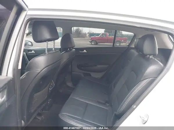 KNDPNCAC0J7463100 2018 KIA SPORTAGE - Image 8