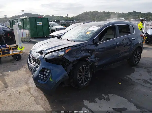 KNDPNCAC0J7467681 2018 KIA SPORTAGE - Image 2
